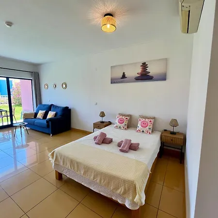 Lägenhet New Listing - Colorbay At Marina,
