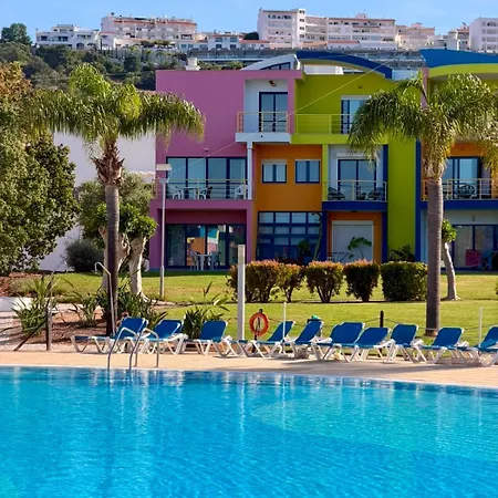 New Listing - Colorbay At Marina, 阿尔布费拉